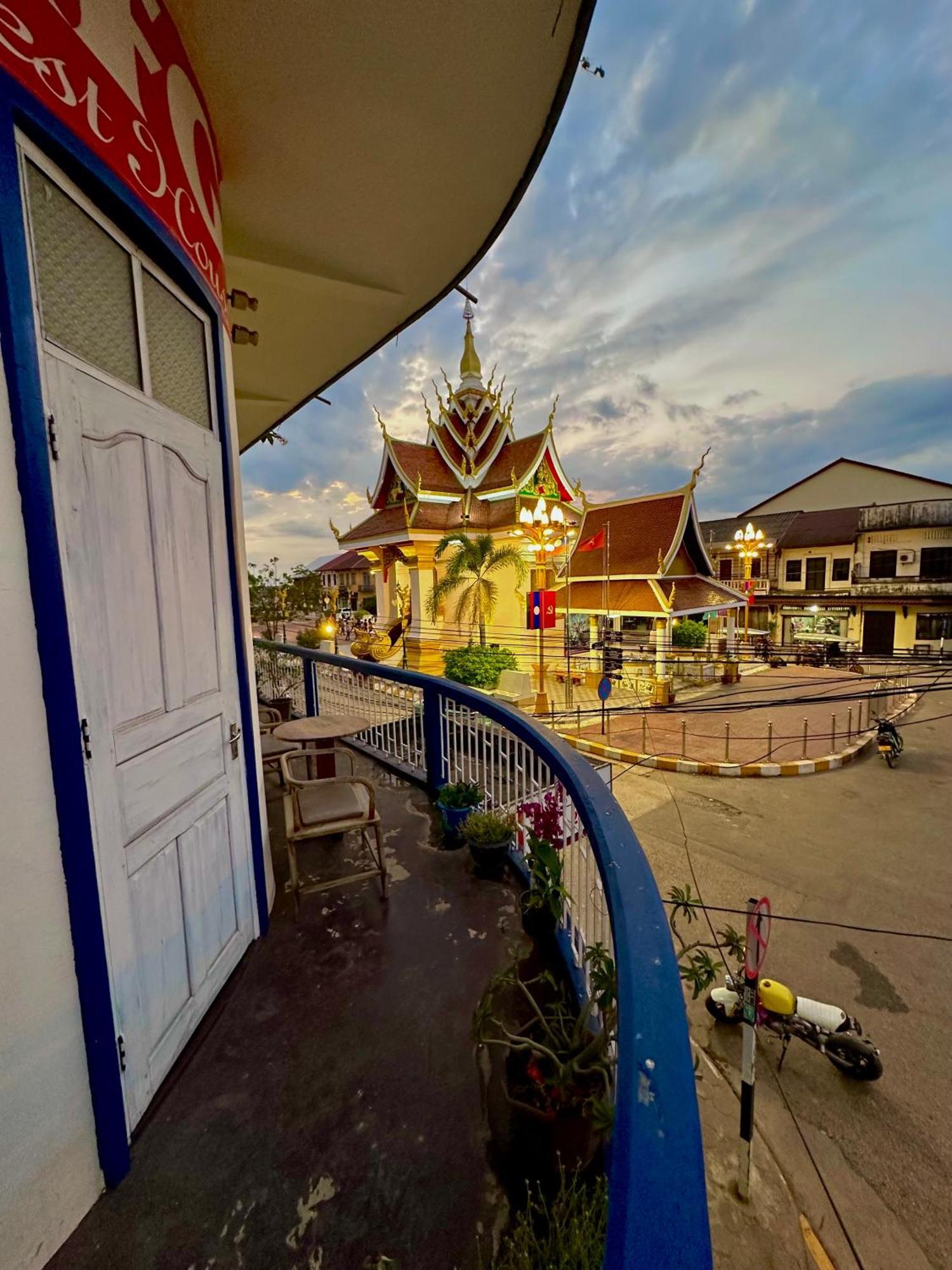 Kfg Guesthouse Thakhek Exterior foto