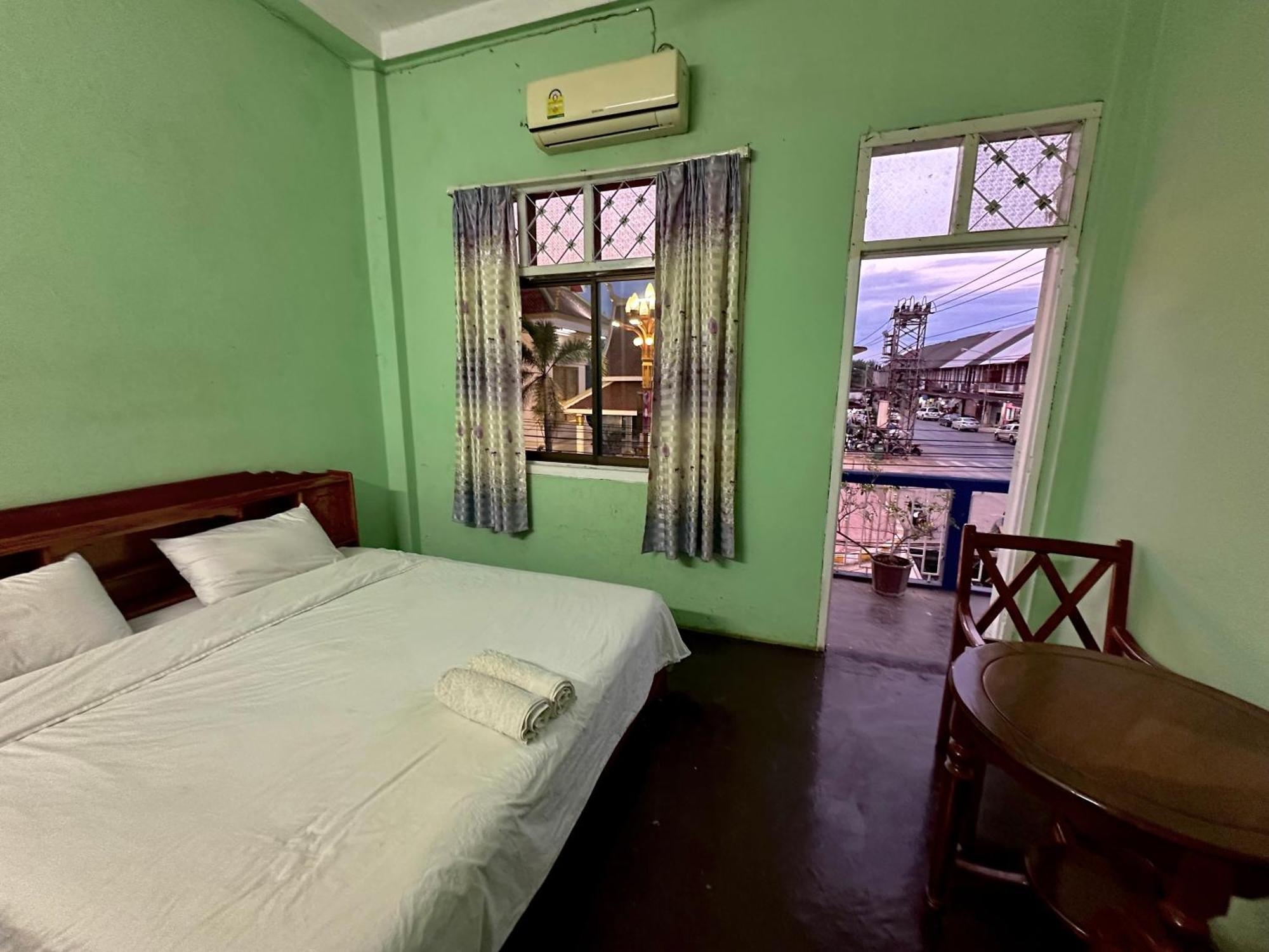Kfg Guesthouse Thakhek Exterior foto